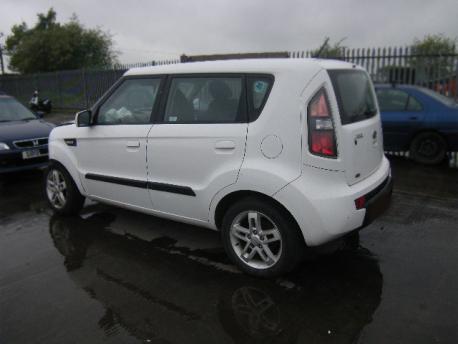 Breaking Kia Soul  2009 to 2011 - 1.6 16v Petrol