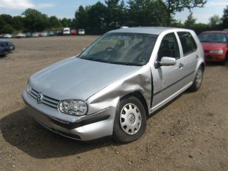 Breaking Volkswagen Golf MK4 (1J1 (HATCH) 1J5 (ESTATE)) 1997 to 2006 - 2.3 20v Petrol 5 Door Hatchback