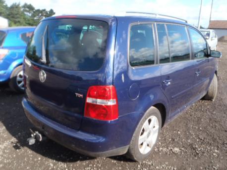 Breaking Volkswagen Touran  2003 to 2006 - 1.6 16v Petrol