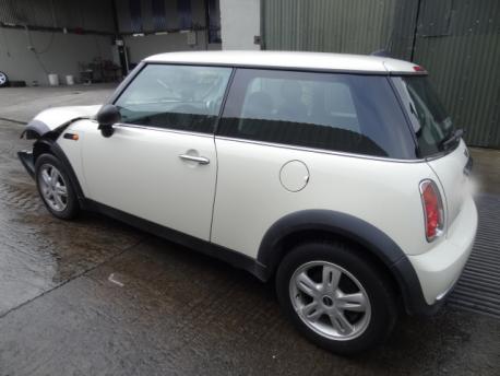 Breaking Mini Mini  2004 to 2006 - 1.6 16v Petrol