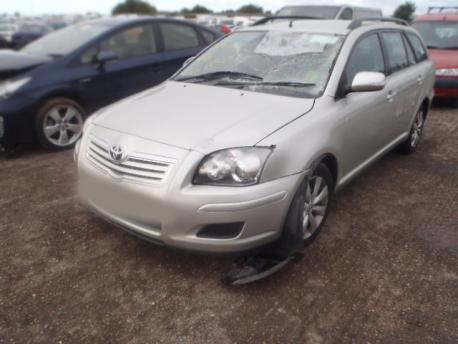 Breaking Toyota Avensis  2003 to 2008 - 2.0 16v Petrol