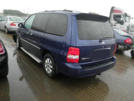 Breaking Kia Carnival MK2 2001 to 2006 - 2.4 16v Petrol