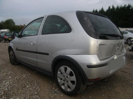 Breaking Vauxhall Corsa MKIIC 2003 to 2006 - 1.4 16v Petrol