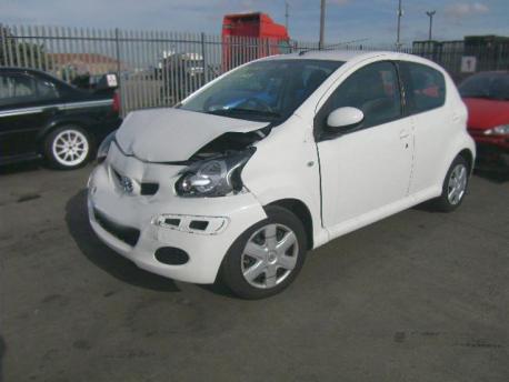 Breaking Toyota Aygo  2005 to 2025 - 1.0 12v Petrol