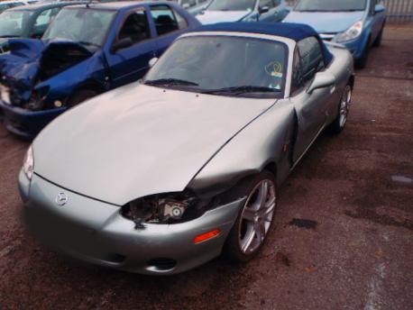 Breaking Mazda Mx-5 MK2 2001 to 2005 - 1.8 16v Petrol