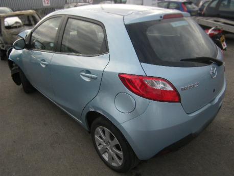 Breaking Mazda 2  2007 to 2010 - 1.4 16v Petrol