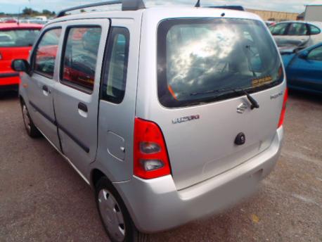 Breaking Suzuki Wagon R+  2003 to 2007 - 0.7 12v Petrol