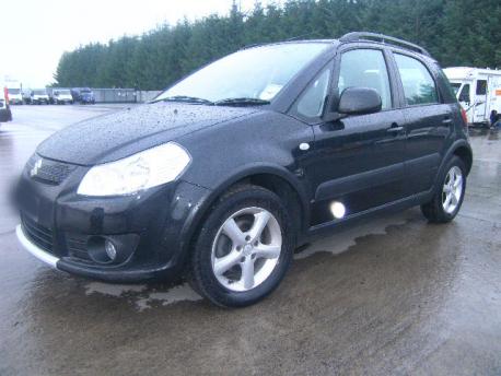 Breaking Suzuki Sx4  (ER) 2001 to 2003 - 1.6 16v Petrol 5 Door Hatchback