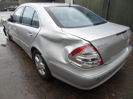 Breaking Mercedes-benz E-class  (W211 (SALOON) S211 (ESTATE)) 2002 to 2006 - 3.2 24v Diesel 4 Door Saloon