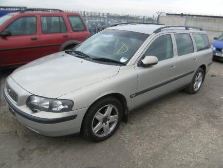 Breaking Volvo V70 MK2 2000 to 2004 - 2.5 10v Diesel