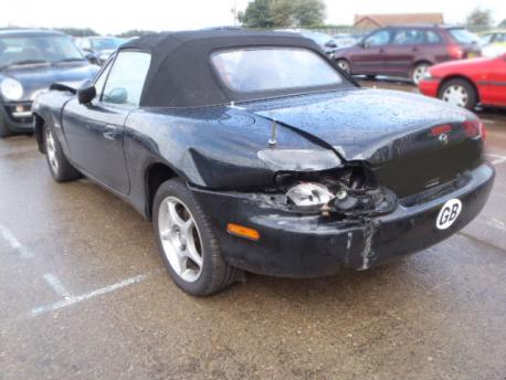 Breaking Mazda Mx-5 MK2 2001 to 2005 - 1.6 16v Petrol