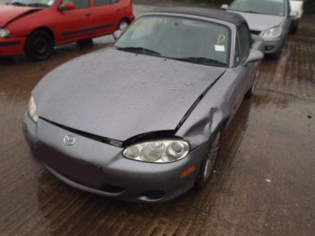 Breaking Mazda Mx-5 MK2 2001 to 2005 - 1.8 16v Petrol