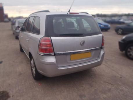 Breaking Vauxhall Zafira MKIIB 2005 to 2025 - 1.9 8v Diesel