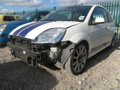 Breaking Ford Fiesta MK5 (B256/7) 2002 to 2005 - 1.4 16v Petrol 3 Door Hatchback