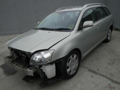 Breaking Toyota Avensis  2005 to 2008 - 2.2 16v Diesel