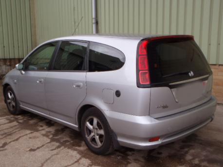 Breaking Honda Stream  2001 to 2004 - 1.7 16v Petrol