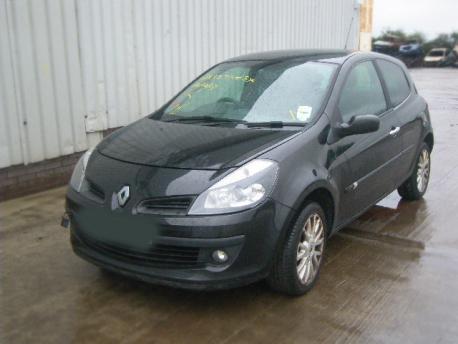 Breaking Renault Clio MK3 2001 to 2009 - 1.5 8v Diesel