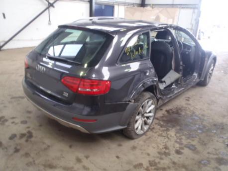 Breaking Audi A4  2008 to 2011 - 2.0 16v Petrol