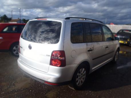 Breaking Volkswagen Touran  2006 to 2010 - 2.0 8v Diesel