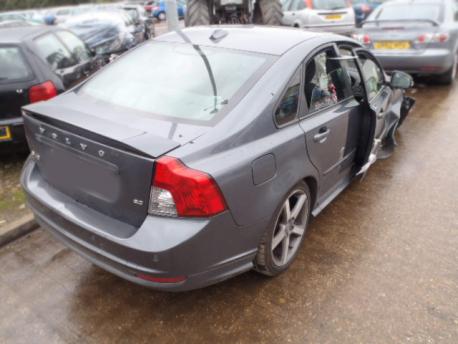 Breaking Volvo S40 MK2 2006 to 2025 - 2.0 16v Petrol