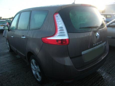 Breaking Renault Grand ScÉnic MK2 2009 to 2012 - 1.6 16v Petrol