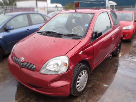 Breaking Toyota Yaris/vitz  2001 to 2005 - 1.5 16v Petrol