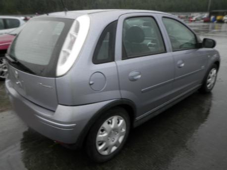 Breaking Vauxhall Corsa MKIIID (D) 2003 to 2006 - 1.0 12v Petrol 5 Door Hatchback