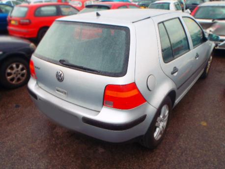 Breaking Volkswagen Golf MK5 1997 to 2006 - 1.6 16v Petrol