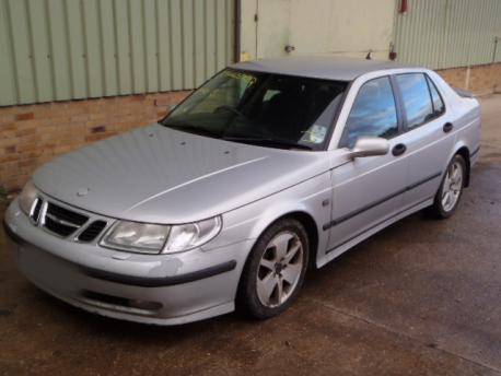 Breaking Saab 9-5  2001 to 2005 - 2.3 16v Petrol