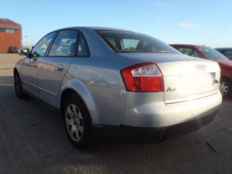 Breaking Audi A4  (8E) 2000 to 2004 - 1.8 20v Petrol 4 Door Saloon