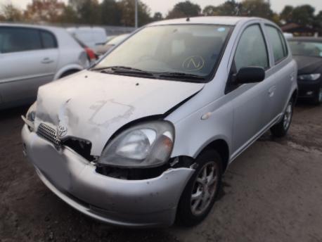 Breaking Toyota Yaris  2001 to 2005 - 1.5 16v Petrol