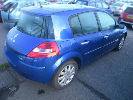 Breaking Renault Megane MK2 2002 to 2006 - 2.0 16v Petrol 5 Door Hatchback