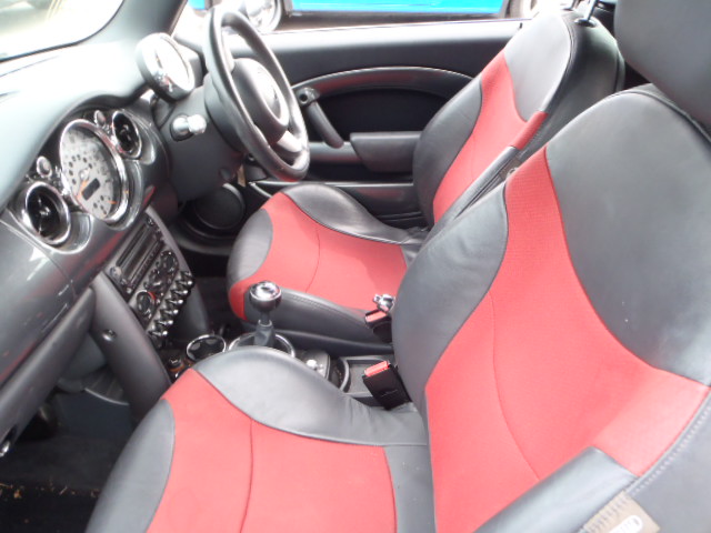 Breaking Mini Mini  2004 to 2007 - 1.6 16v Petrol