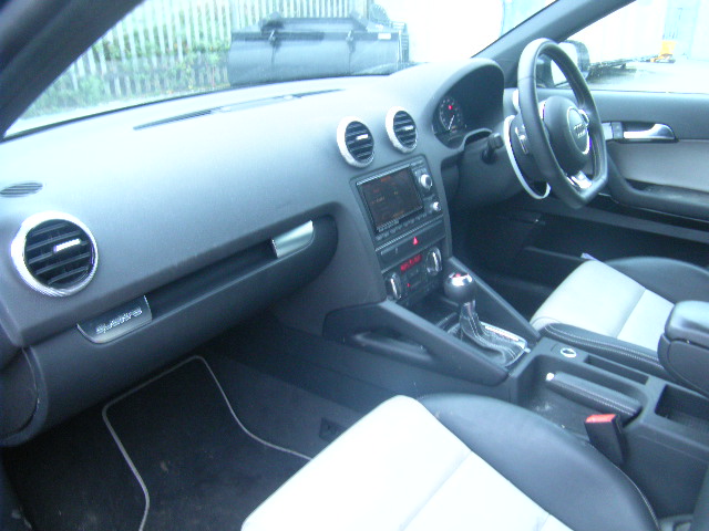 Breaking Audi A3  (8P) 2008 to 2012 - 2.0 16v Petrol 3 Door Hatchback